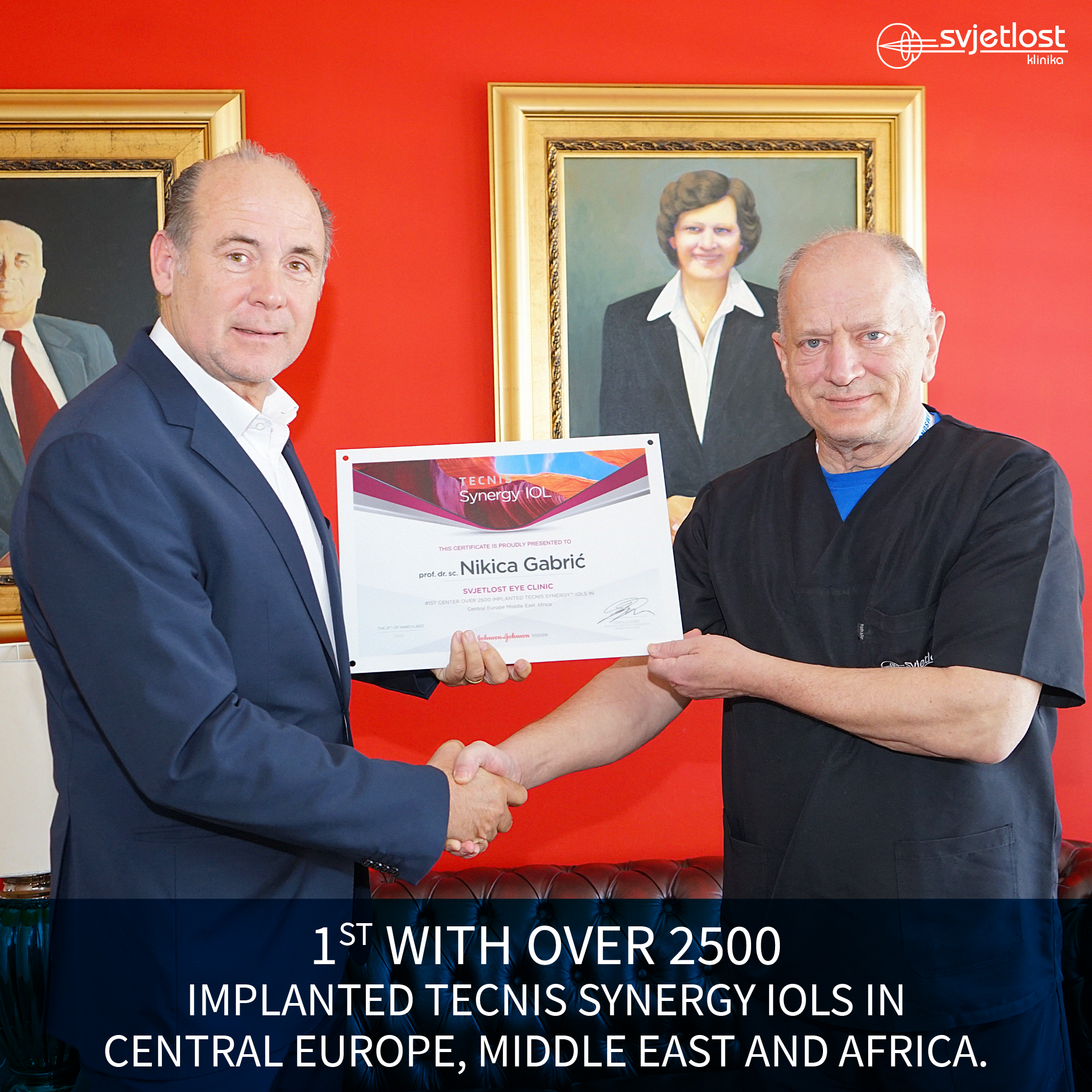 Professor Gabric received recognition for the largest number of implanted SYNERGY lenses.